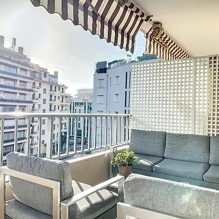 3P Between Croisette Beaches And Antibes Street Cannes Exterior photo