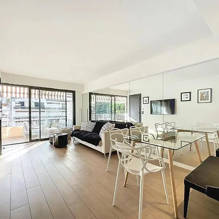 3P Between Croisette Beaches And Antibes Street Cannes Exterior photo