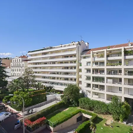 3P Between Croisette Beaches And Antibes Street Cannes Exterior photo