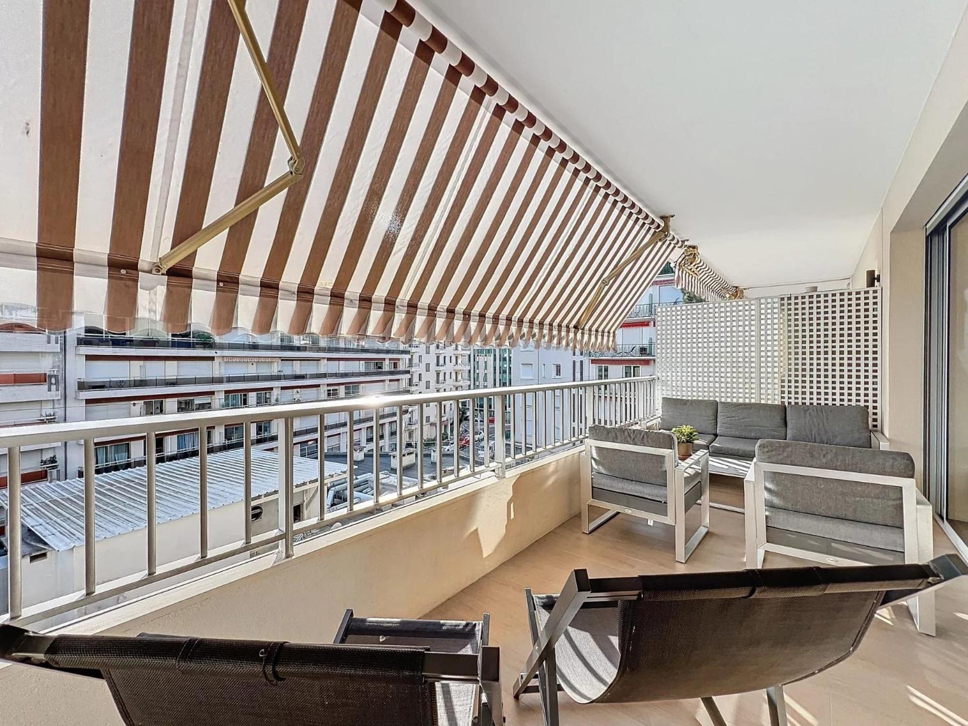 3p Between Croisette Beaches And Antibes Street Apartment *