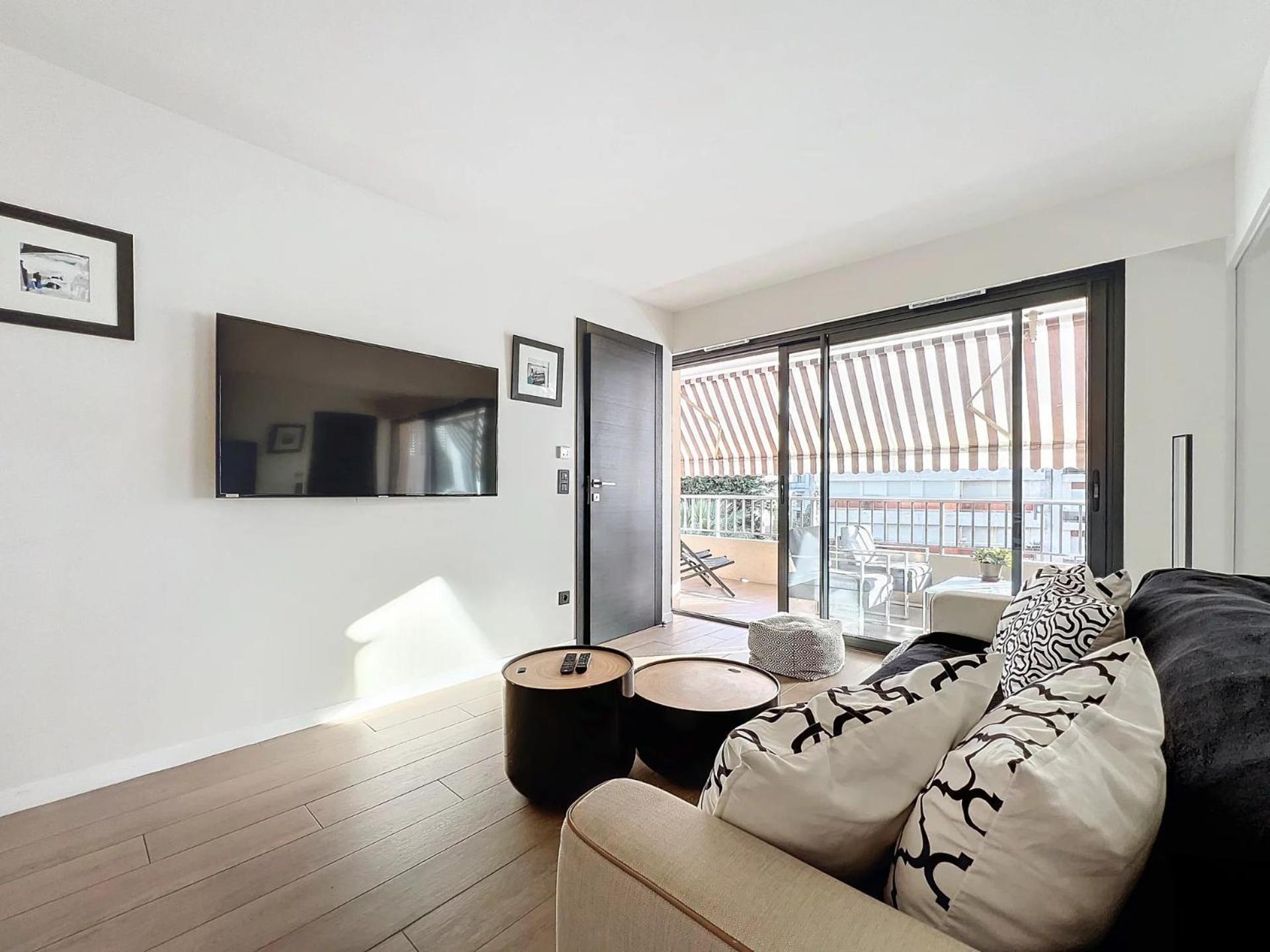 Apartment 3p Between Croisette Beaches And Antibes Street Cannes