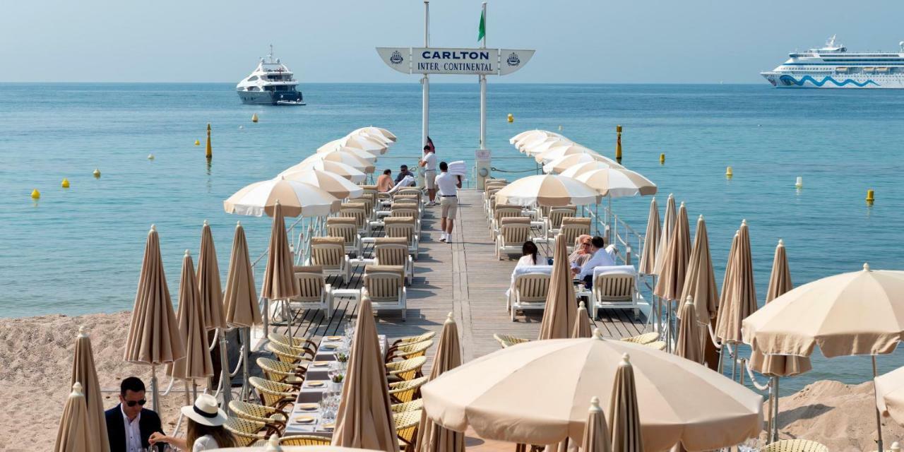 3p Between Croisette Beaches And Antibes Street Cannes